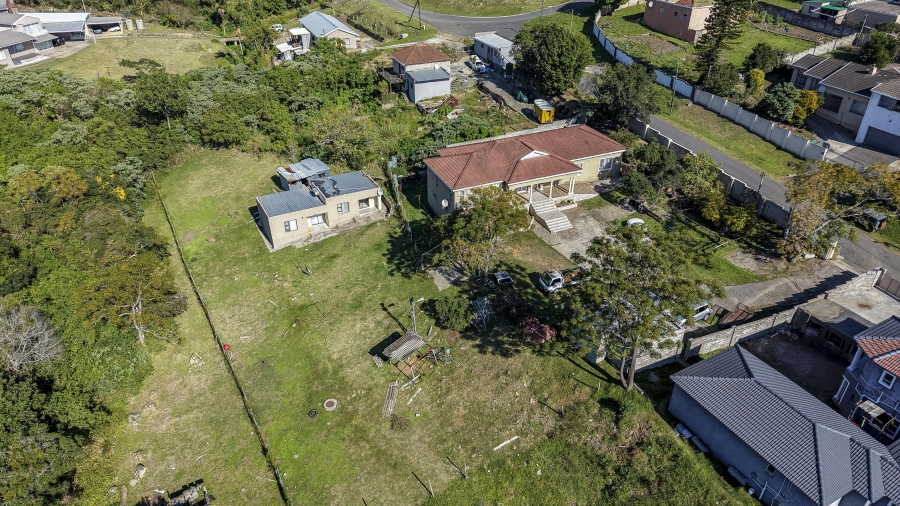 5 Bedroom Property for Sale in Summerpride Eastern Cape